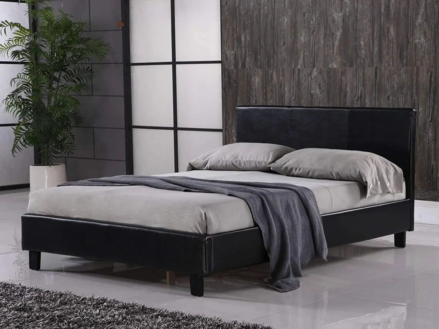 A Guide to Picking a Faux Leather Bed